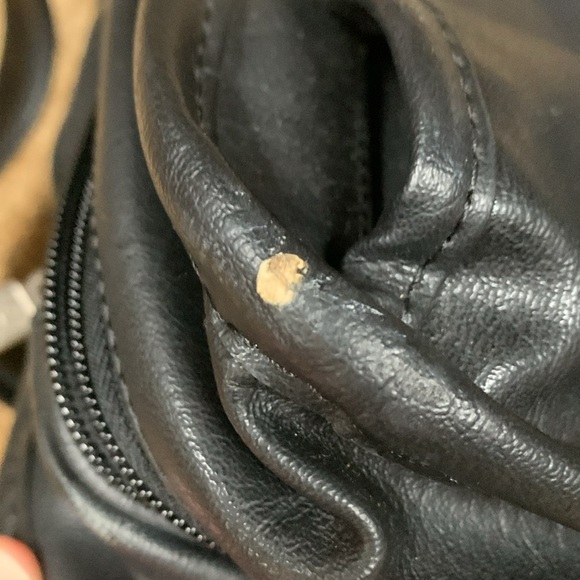 Bugatti Expandable Executive Carrying Case w/ handles/adjustable shoulder strap - Picture 13 of 17